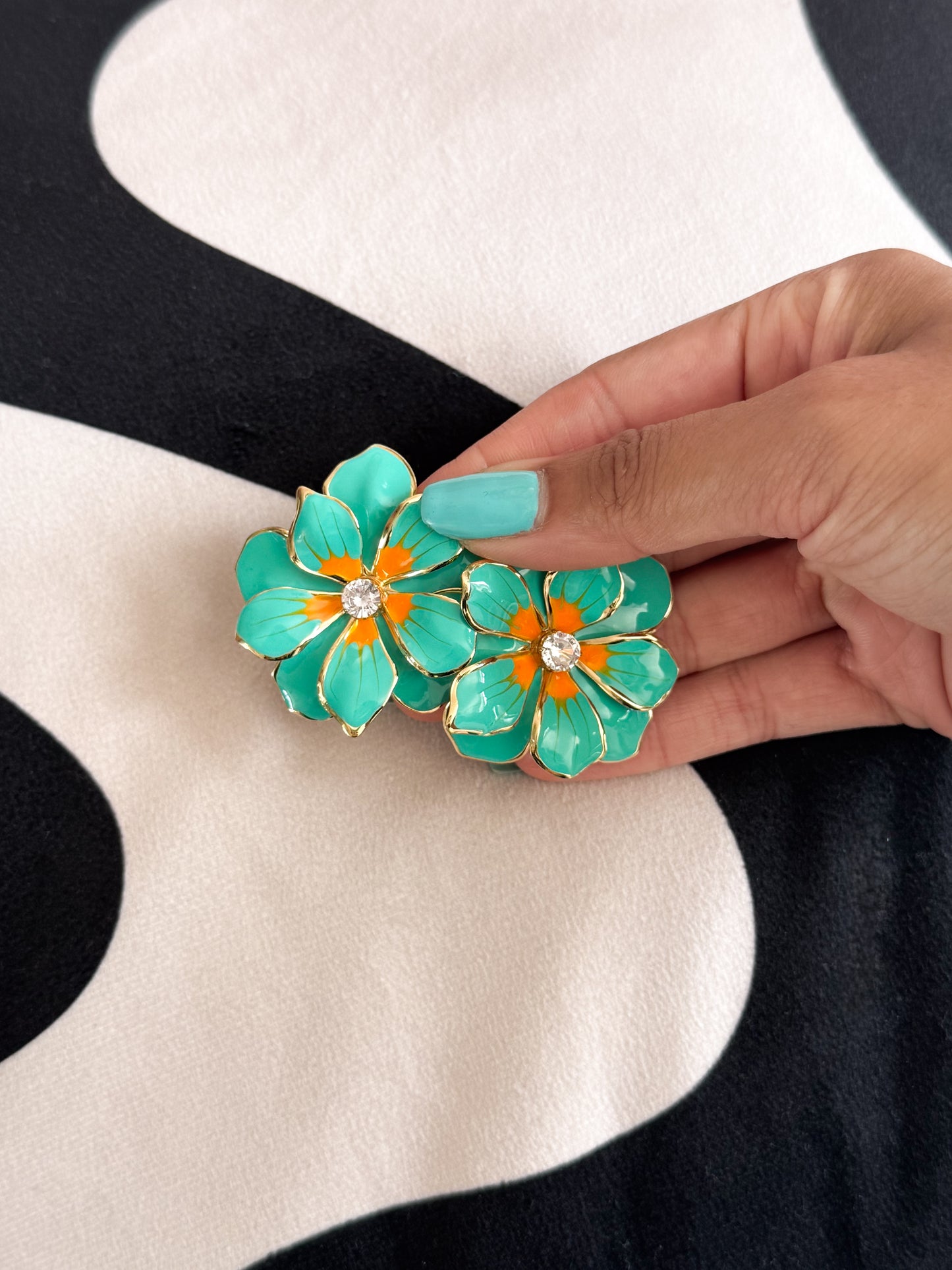 🌺 Turquoise Island Bloom Earrings