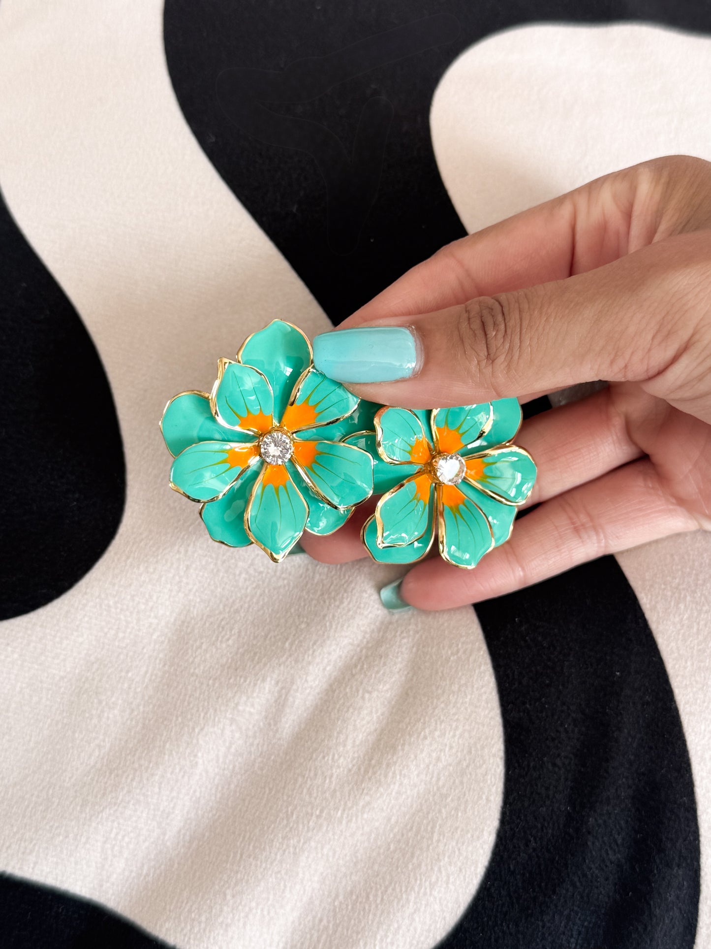 🌺 Turquoise Island Bloom Earrings